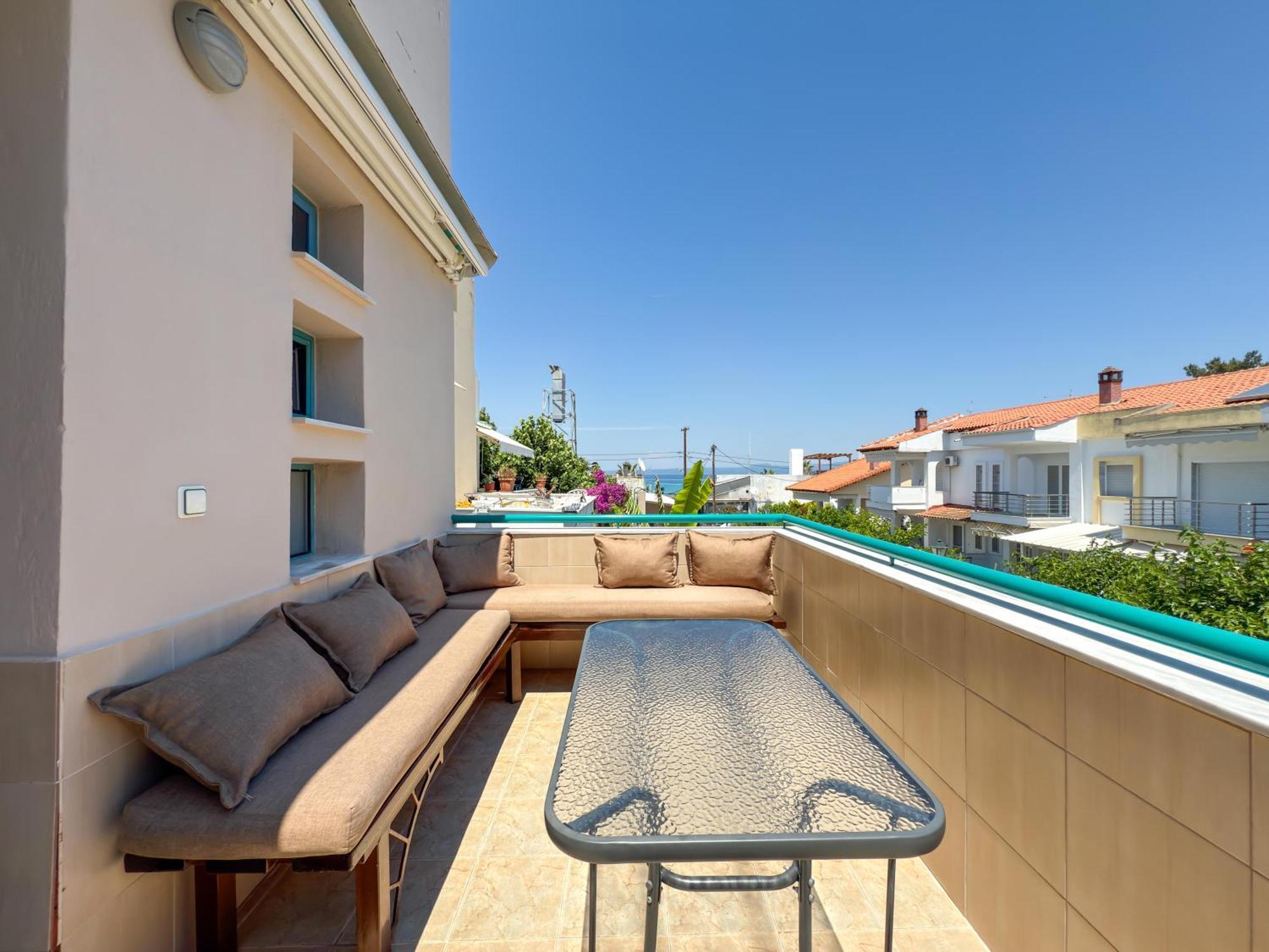 Emerald Seaside Apartment In Pefkohori Exterior photo